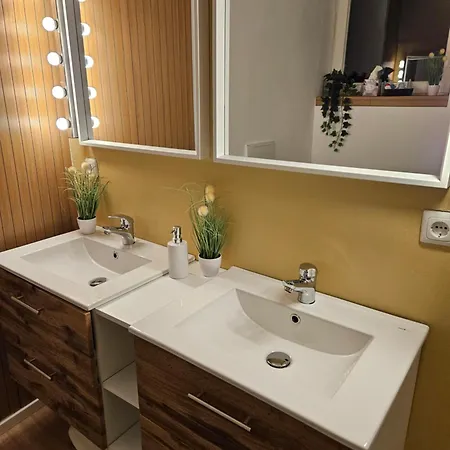 Appartement Altstadt - Mit 2 Schlafzimmer *